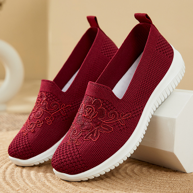 Wsuwane buty damskie z dzianin – Embroidery Embellishments recenzja i cena