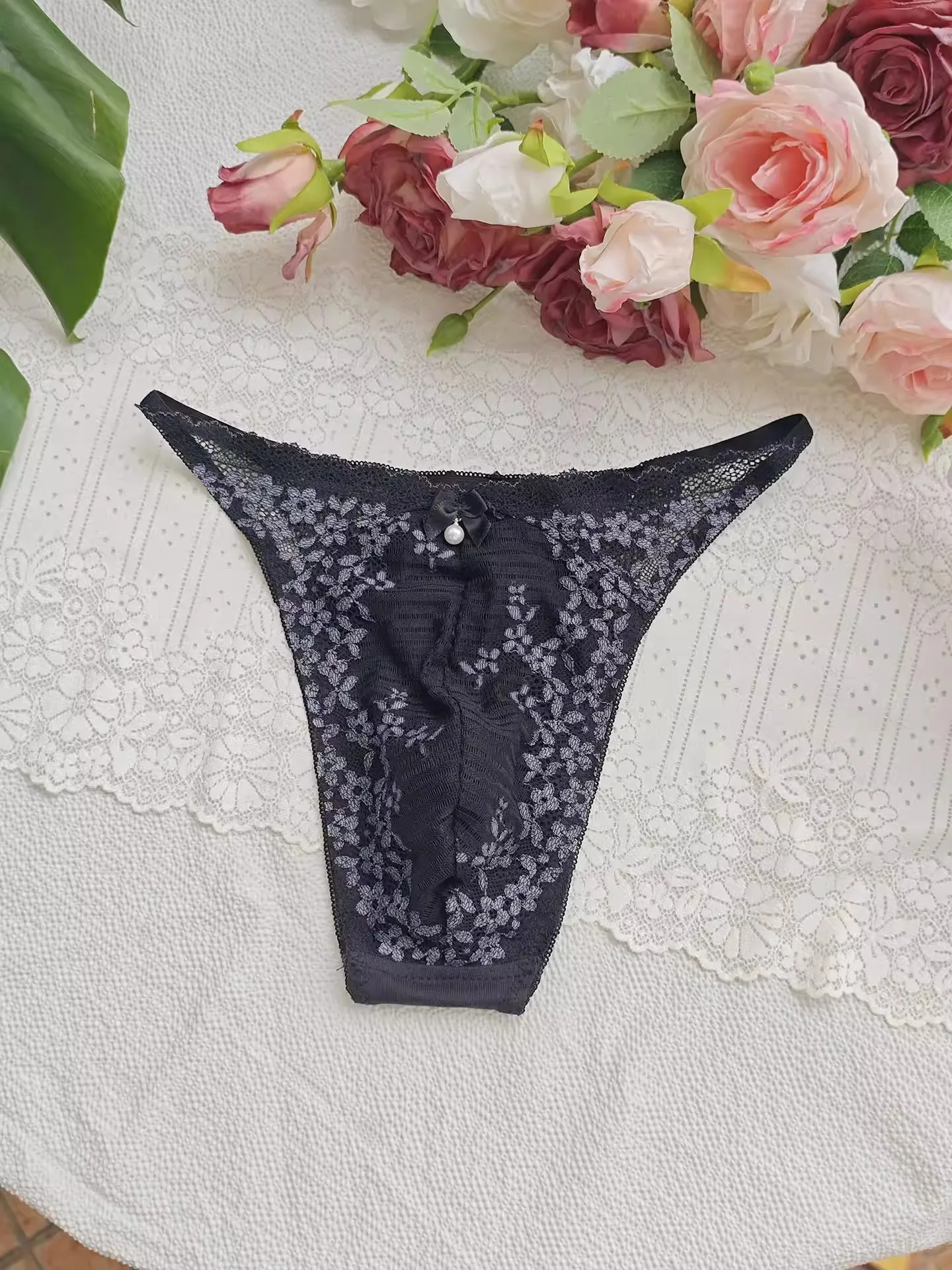 Czarne koronkowe męskie slipy  – Embroidery Embellishments recenzja i cena